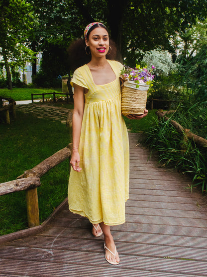 Vêtement prêt à porter mode circulaire upcycling robe babydoll puffy dress jaune citron deadstock fabric sustainable fashion slow brand stock dormants artisanat français  